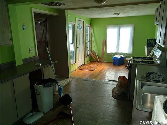 3rd image of 107 Maurice Ave