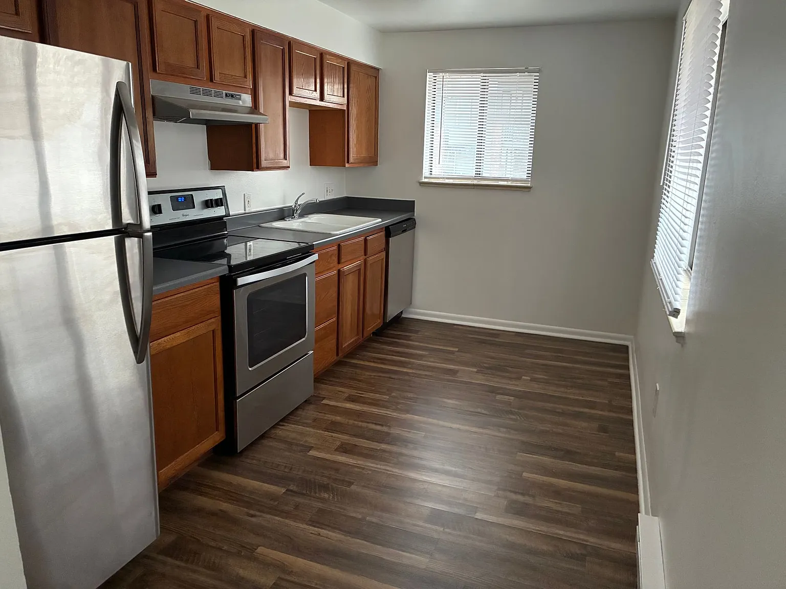 First month FREE! Nice 2-bedroom Apartment in Lakewood — Photo 2