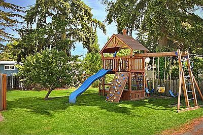 High-End Play Structure Stays!