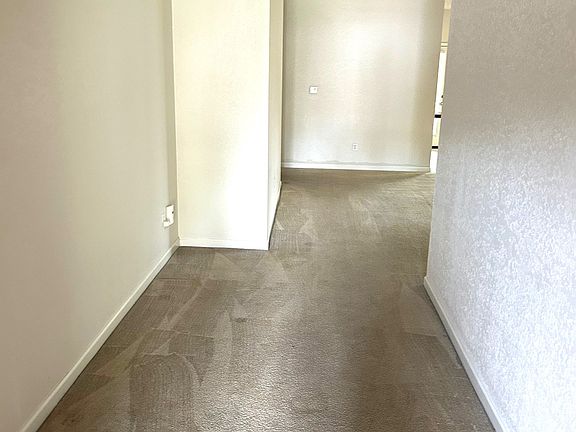 3rd image of 10396 Huntleigh Dr