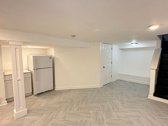 3rd image of 6046 N Christiana Ave #G