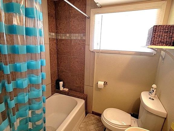5th image of 560 Cincinnati Ave #D