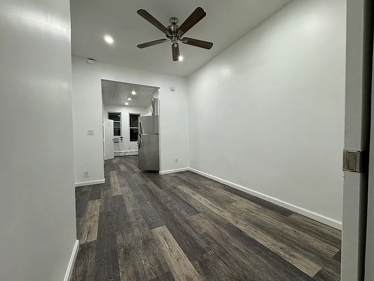 585 Onderdonk Ave #1L — Photo 6
