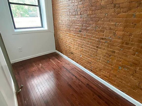 5th image of 1743 Lexington Ave APT 2