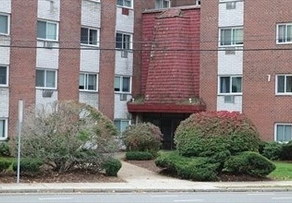 2nd image of 215 Winter St APT 3N