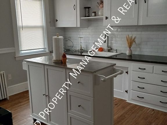 2nd image of 784 Academy Ave #2