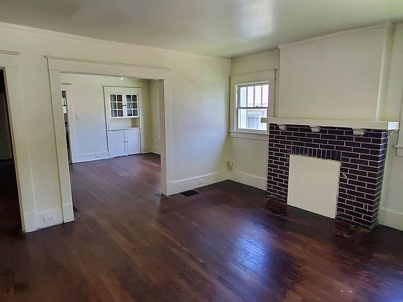 4th image of 1104 Bellevue St