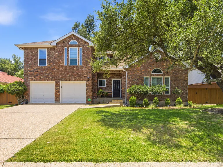 5803 Cedar Cliff Dr — Photo 2