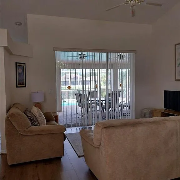 449 Dundee Ct — Photo 5