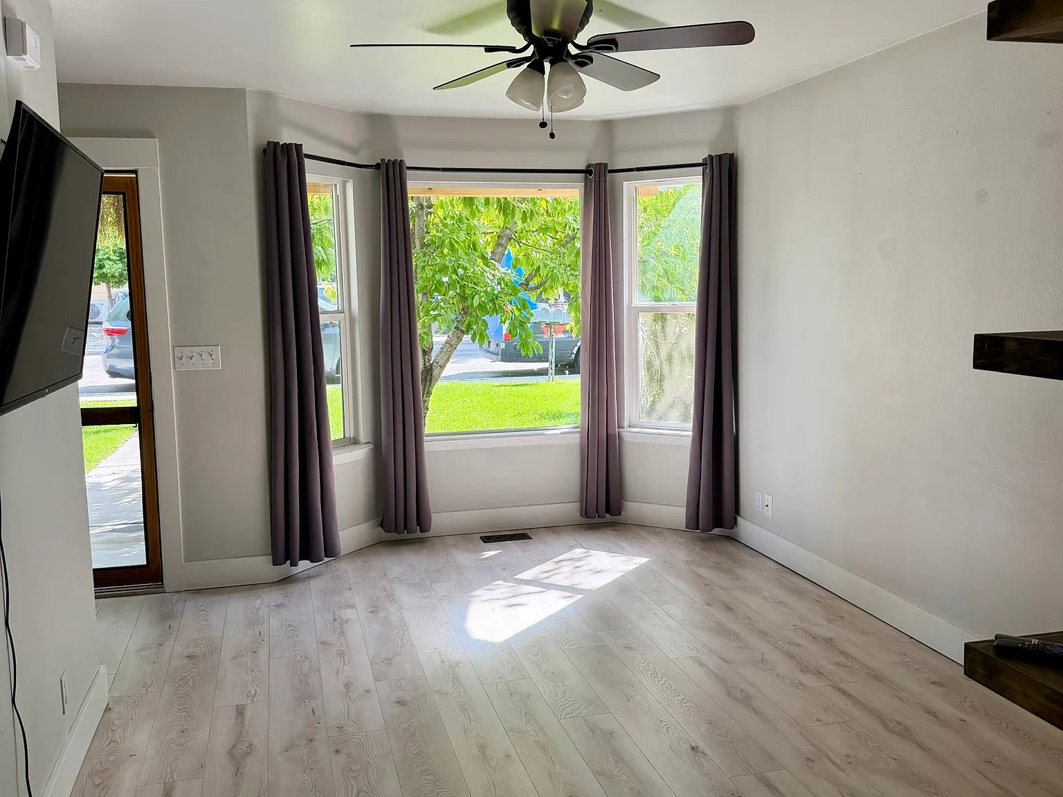2 bed, 1.5 bath, 988 sqft, $2,300 — Photo 3