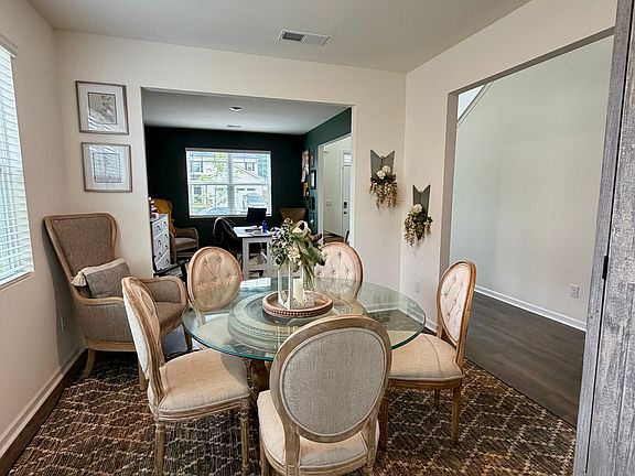 5th image of 384 Condor Ct