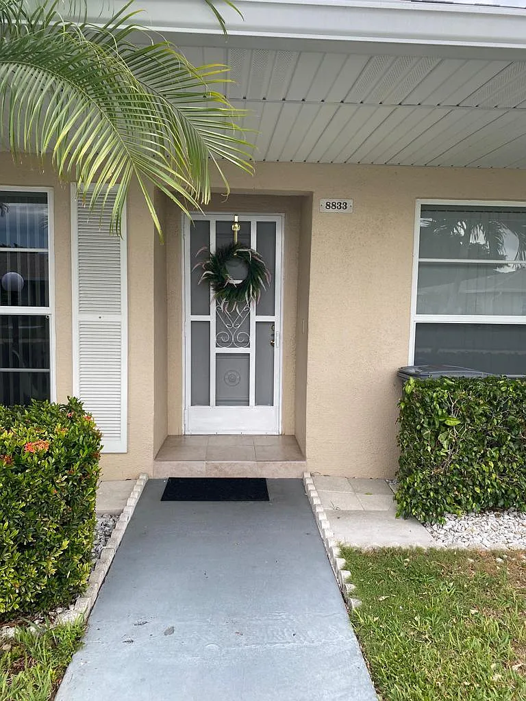 2 bed, 2.0 bath, 908 sqft, $3,250 — Photo 1