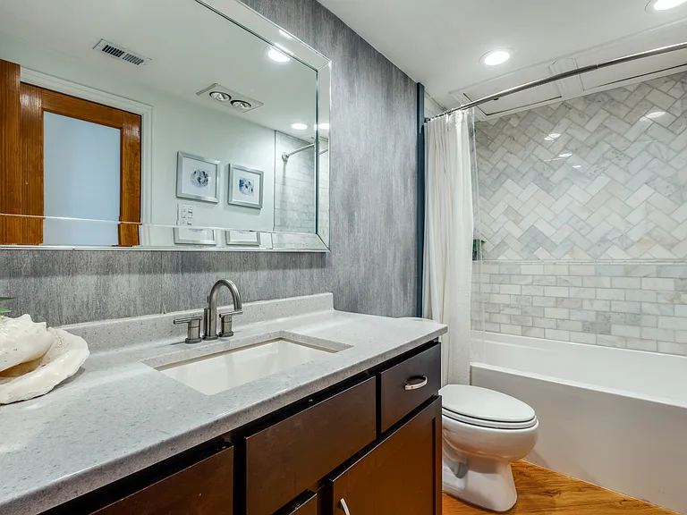 2nd Bathroom