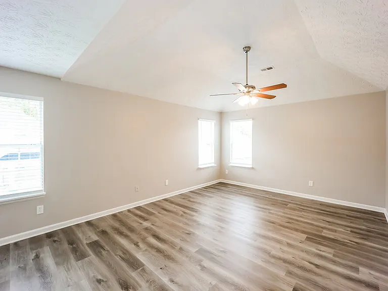 3505 Creekview Dr — Photo 9