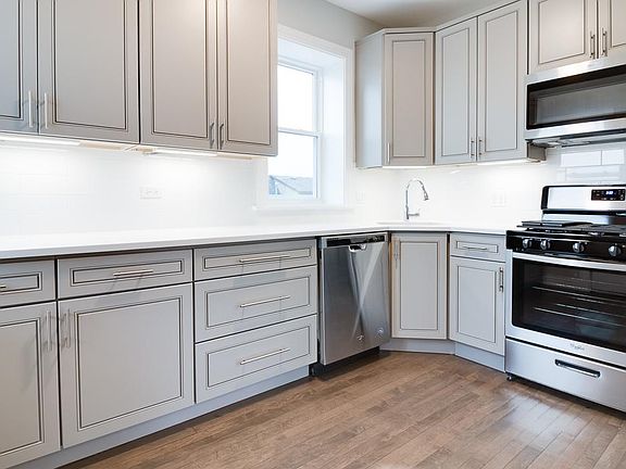 5th image of 2917 W Wabansia Ave