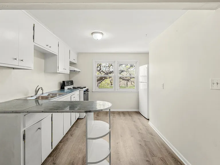 3821 Foss Rd #1 — Photo 5