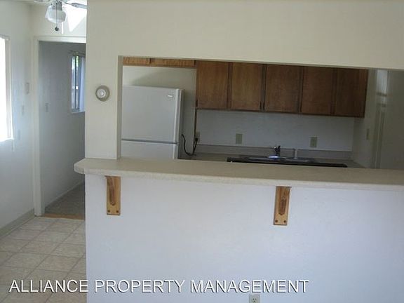 3rd image of 918 McFarlane Ave