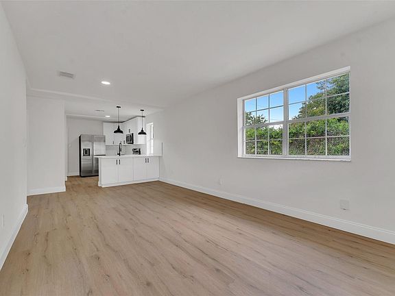 2nd image of 621 Latona Avenue