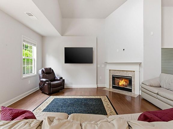 5th image of 1945 Brannon Commons Cir