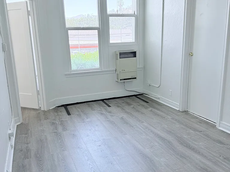 5870 Franklin ave — Photo 3