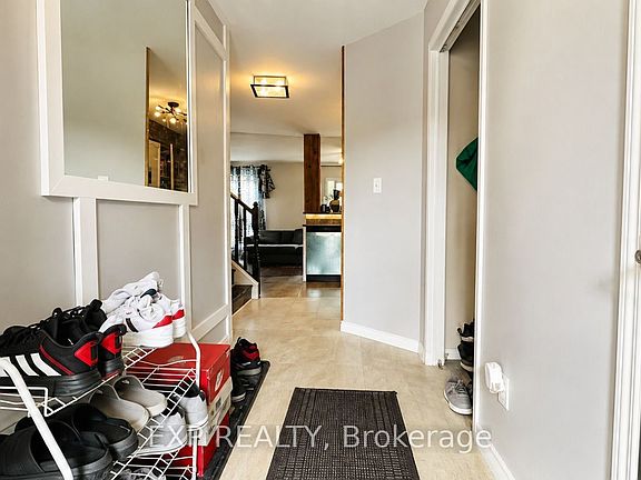 3rd image of 175 Henhoeffer Cres