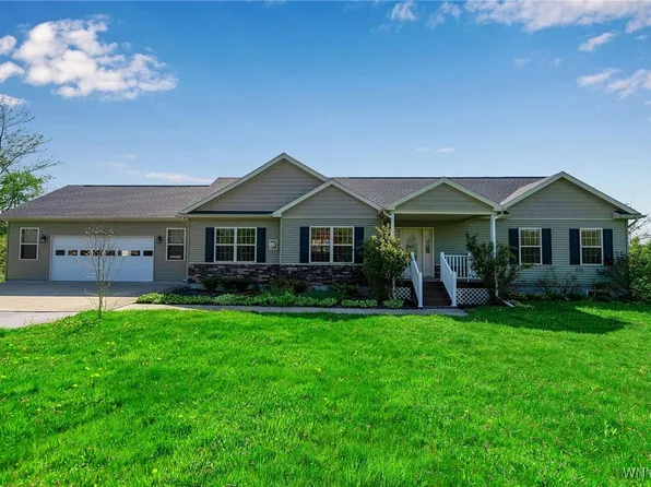 1275 Center St, East Aurora, NY 14052