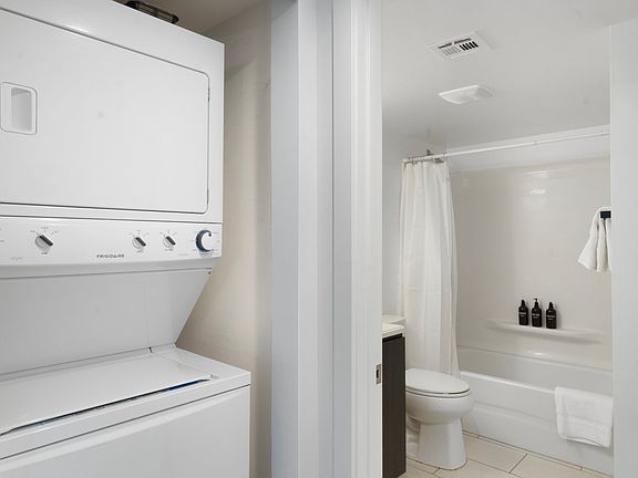 4th image of 67 E Roanoke Ave APT 9