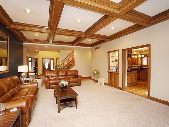 5th image of 6939 Longview Dr