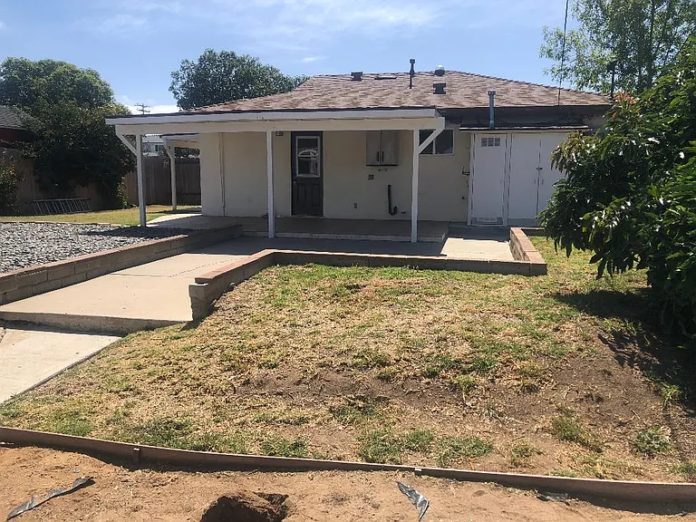 4555 Clairemont Dr — Photo 10