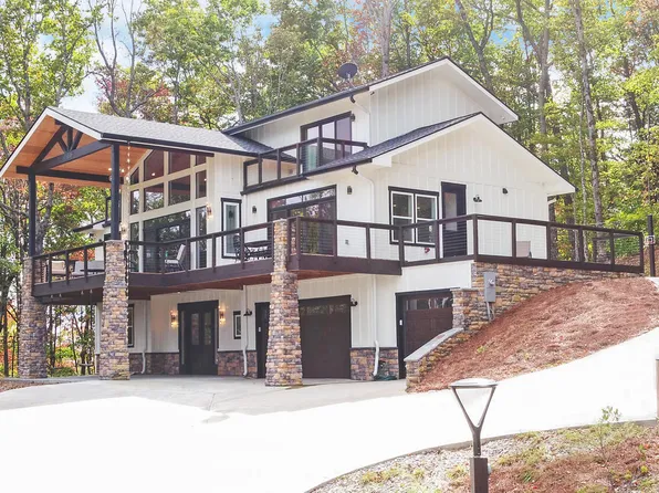 333 Favor Ln, Rabun Gap, GA 30568