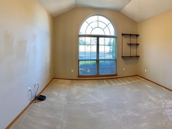 4th image of 13 S Joplin Loop APT 2