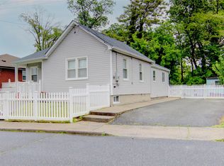 465 Eureka Ave, Elmont, NY 11003