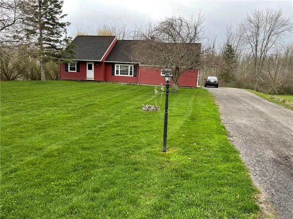 95 Brooks Rd, West Henrietta, NY 14586