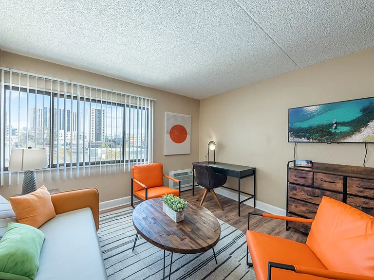 Reno Regency Apartments — Photo 4