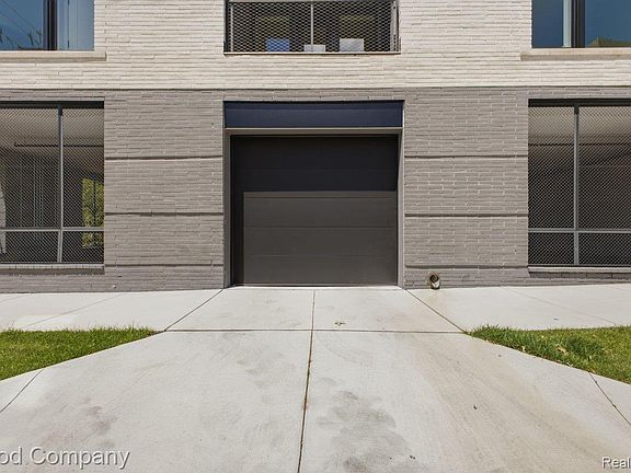 3rd image of 110 Austin Ave #204