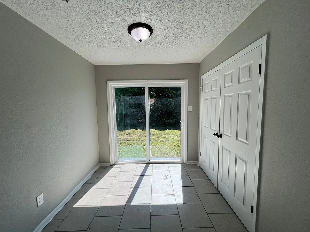 Building Photo - 5206 Corkwood Dr