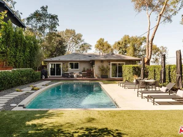 3126 Oakcrest Dr, Los Angeles, CA 90068