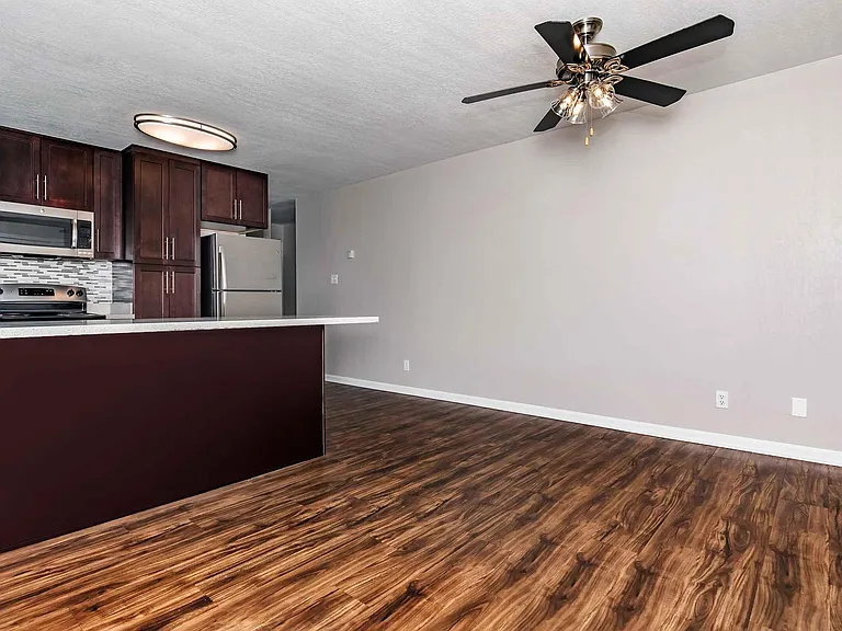 4401 Central Ave — Photo 110