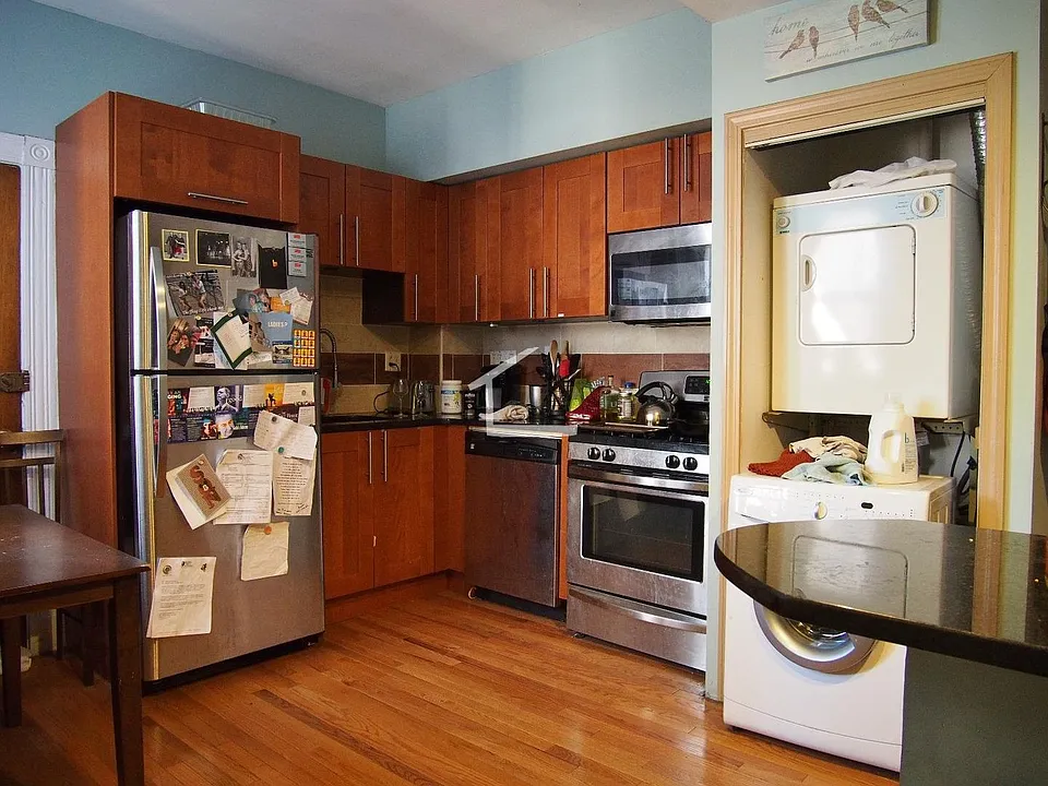 314 Saint Paul St #4
