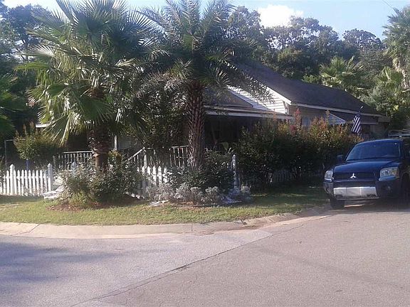 3rd image of 900 W Zarragossa St