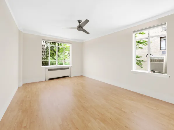 250 West 24th Street image 5 of 12