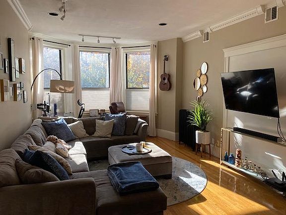 5th image of 1038 Beacon St APT 100