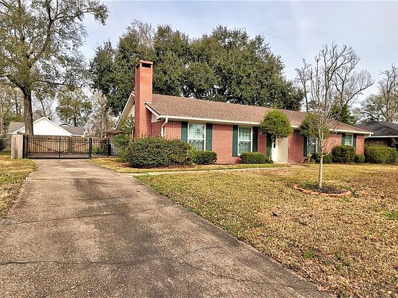2nd image of 1510 N Chateau Cir