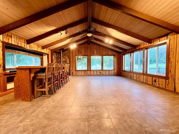 23831 Pebble Beach Ln, Tehachapi, CA 93561
