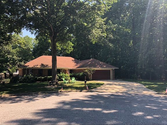 2nd image of 2333 Country Glen Ct