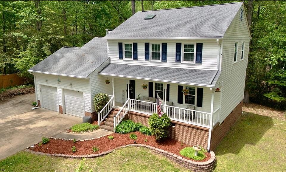 1st image of 207 Winchester Pl