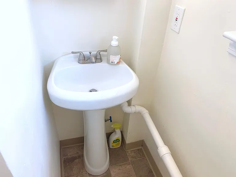 57 Preston St #1L — Photo 16