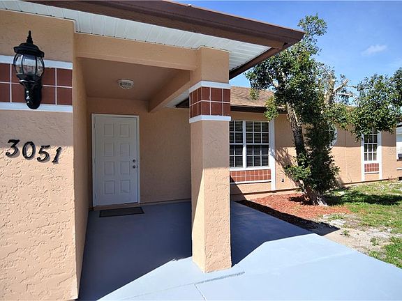 2nd image of 3051 Tamarind St