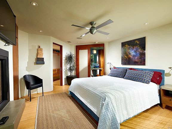 5th image of 3377 Ocean Front Walk