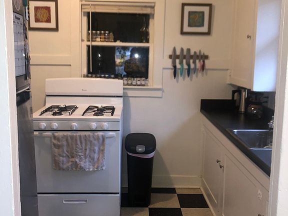 5th image of 1619 Canterbury St